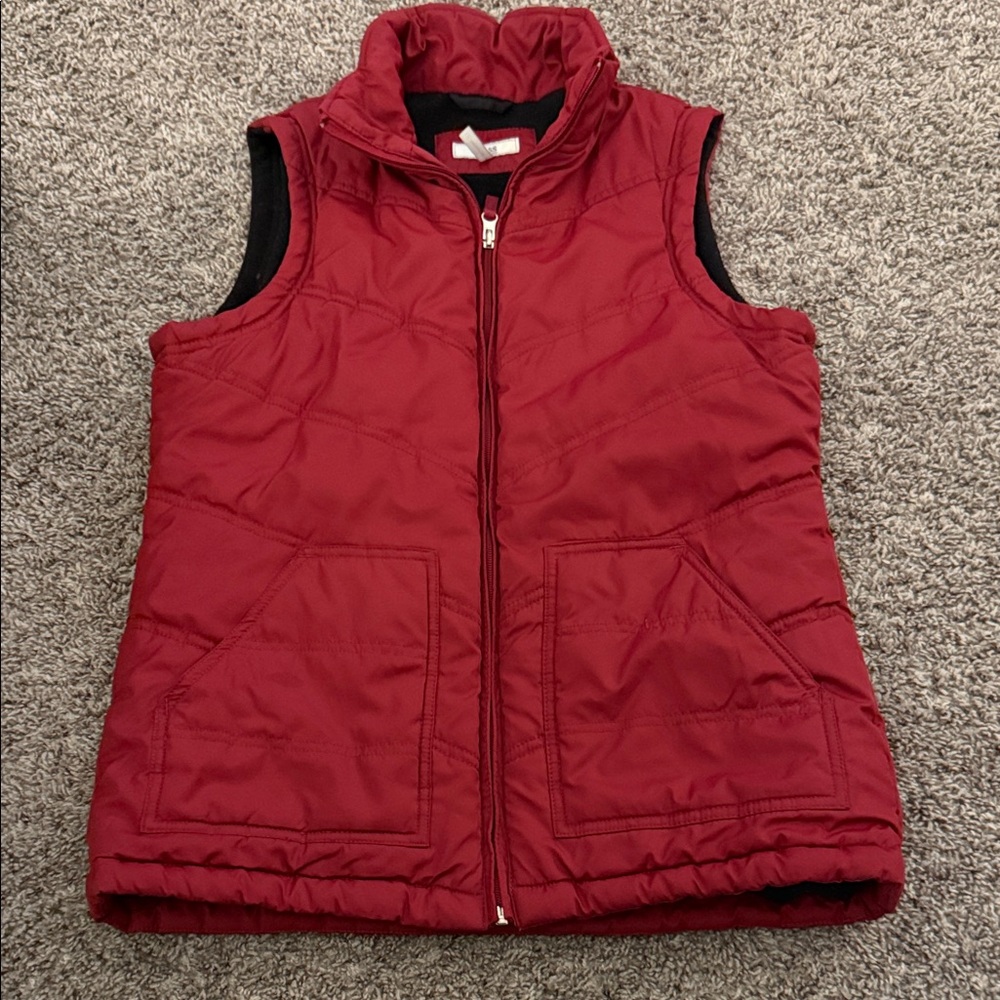 Bass Women's Crimson Quilted Vest